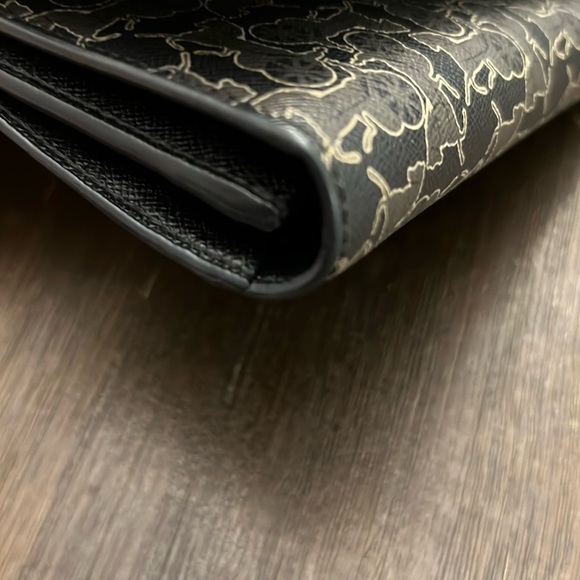 EUC CELINE WALLET BROWN & BLACK W/ HORSE & CARRIAGE - Picture 13 of 13